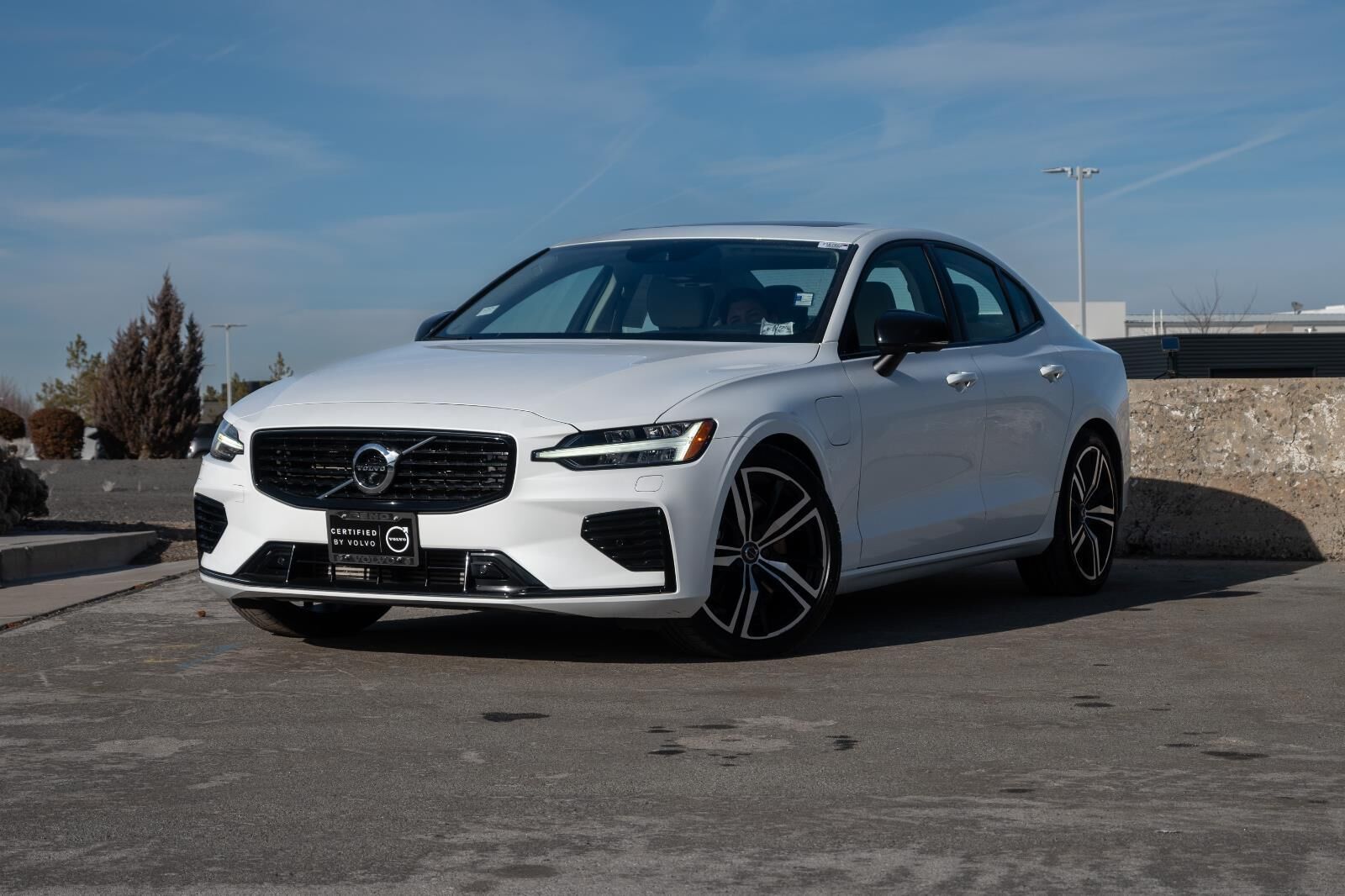 2022 VOLVO S60
