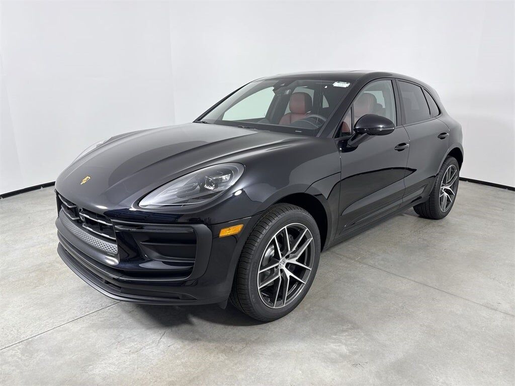 2026 PORSCHE Macan