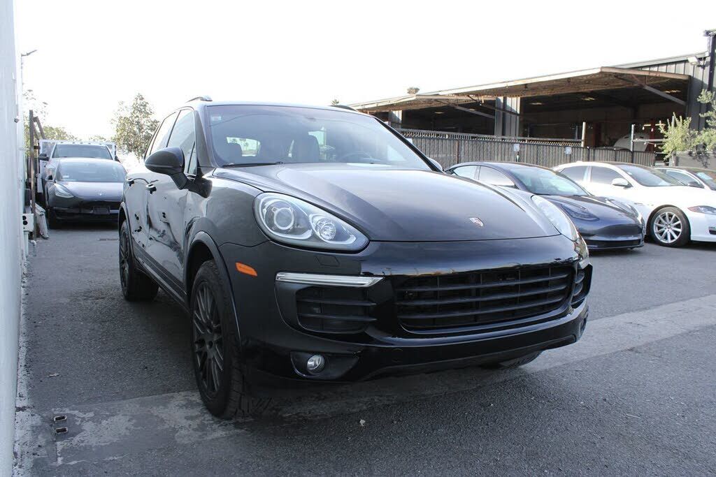 2018 PORSCHE Cayenne