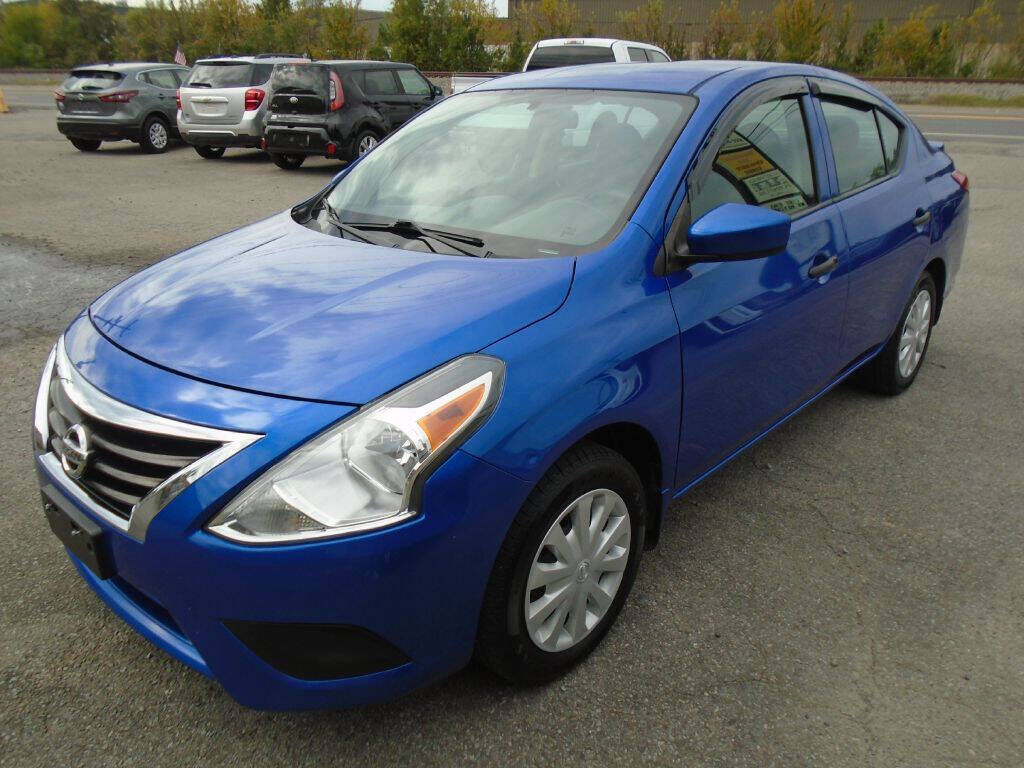 2017 NISSAN Versa