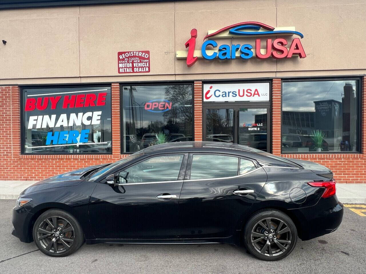 2017 NISSAN Maxima