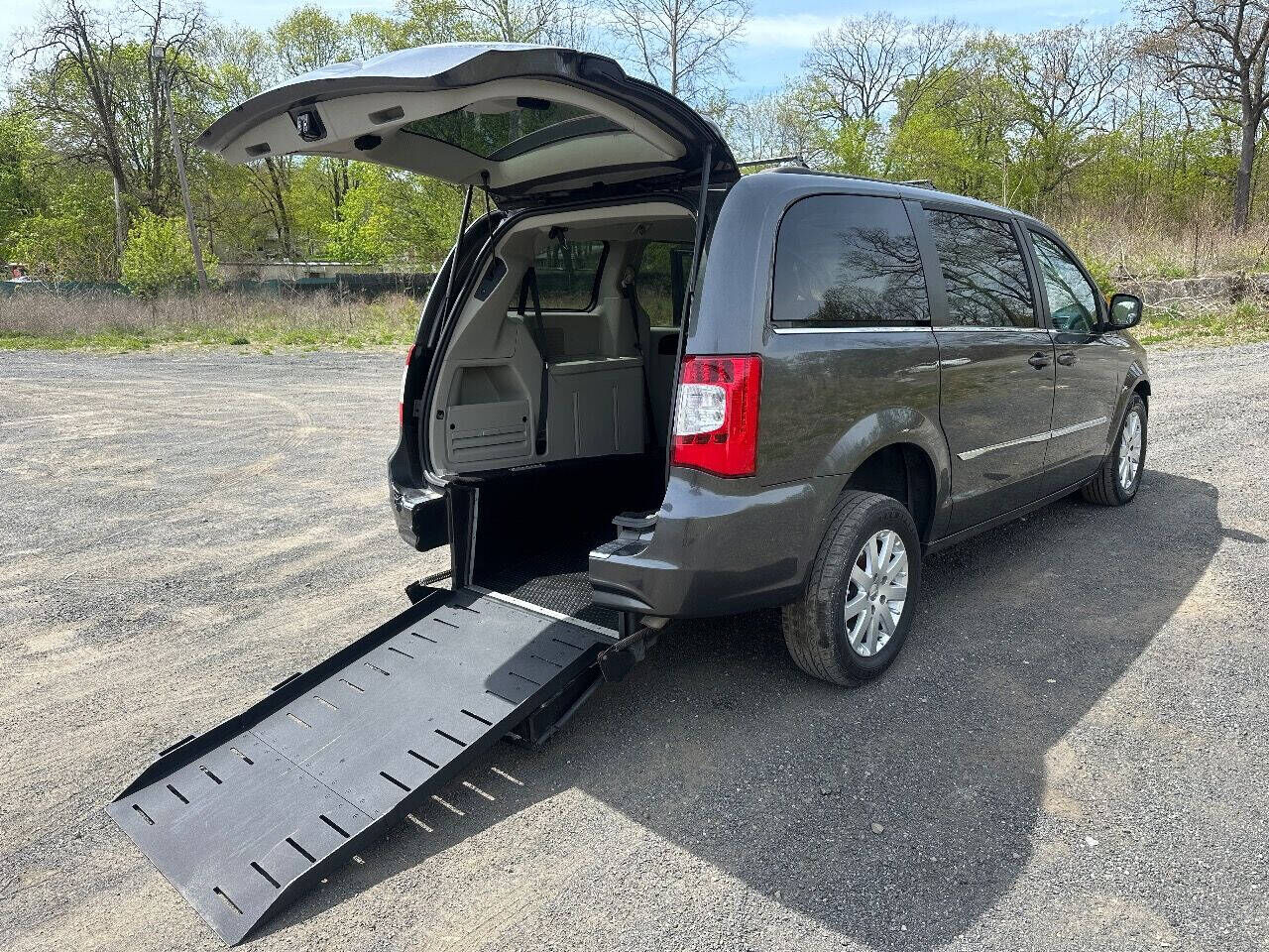 2016 CHRYSLER Town and Country