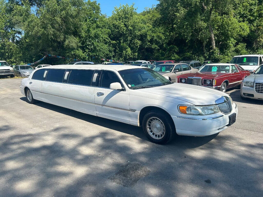 1999 LINCOLN Town Car