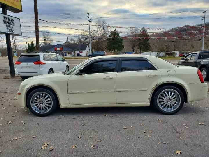 2005 CHRYSLER 300