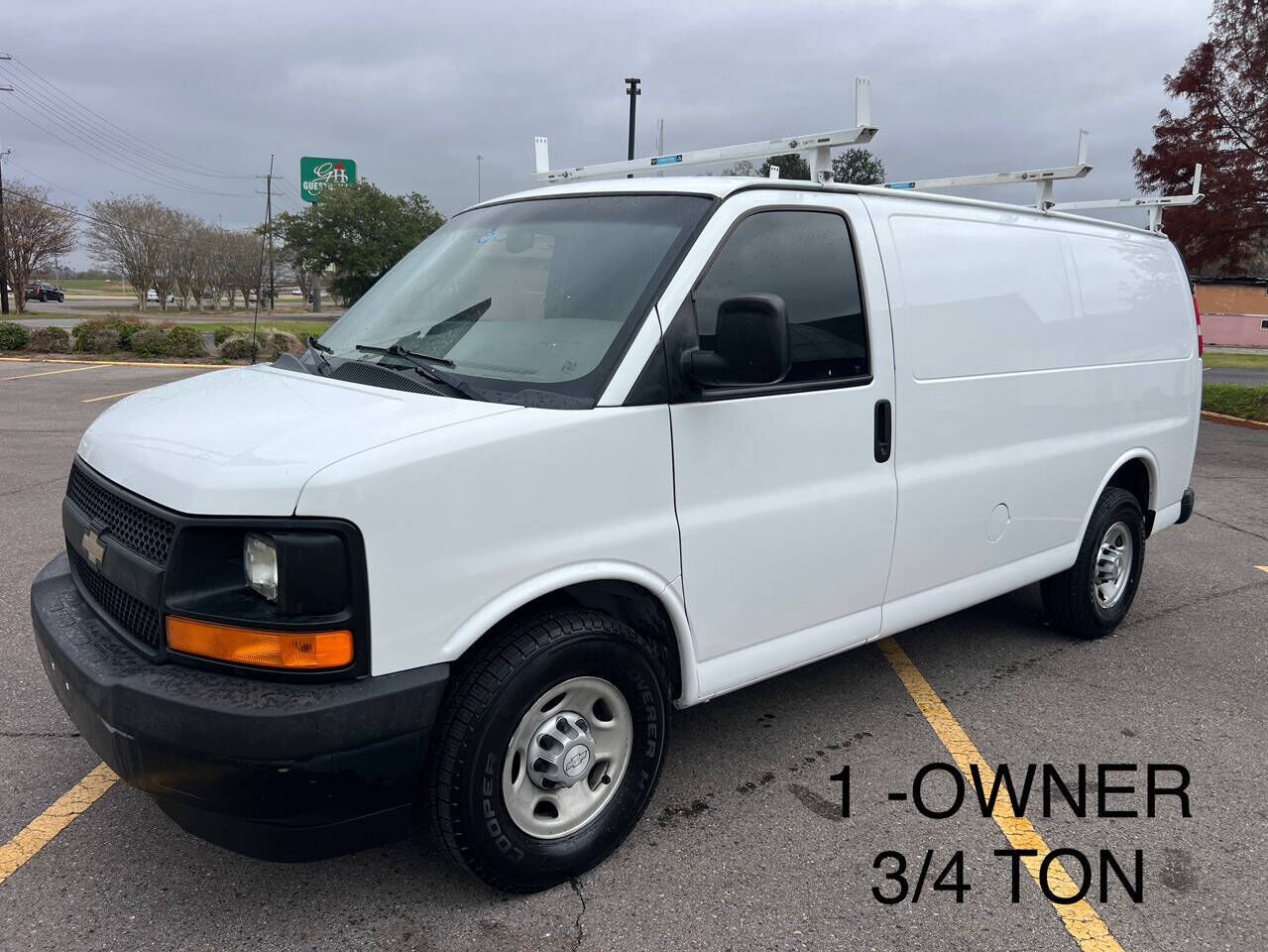 2017 CHEVROLET Express