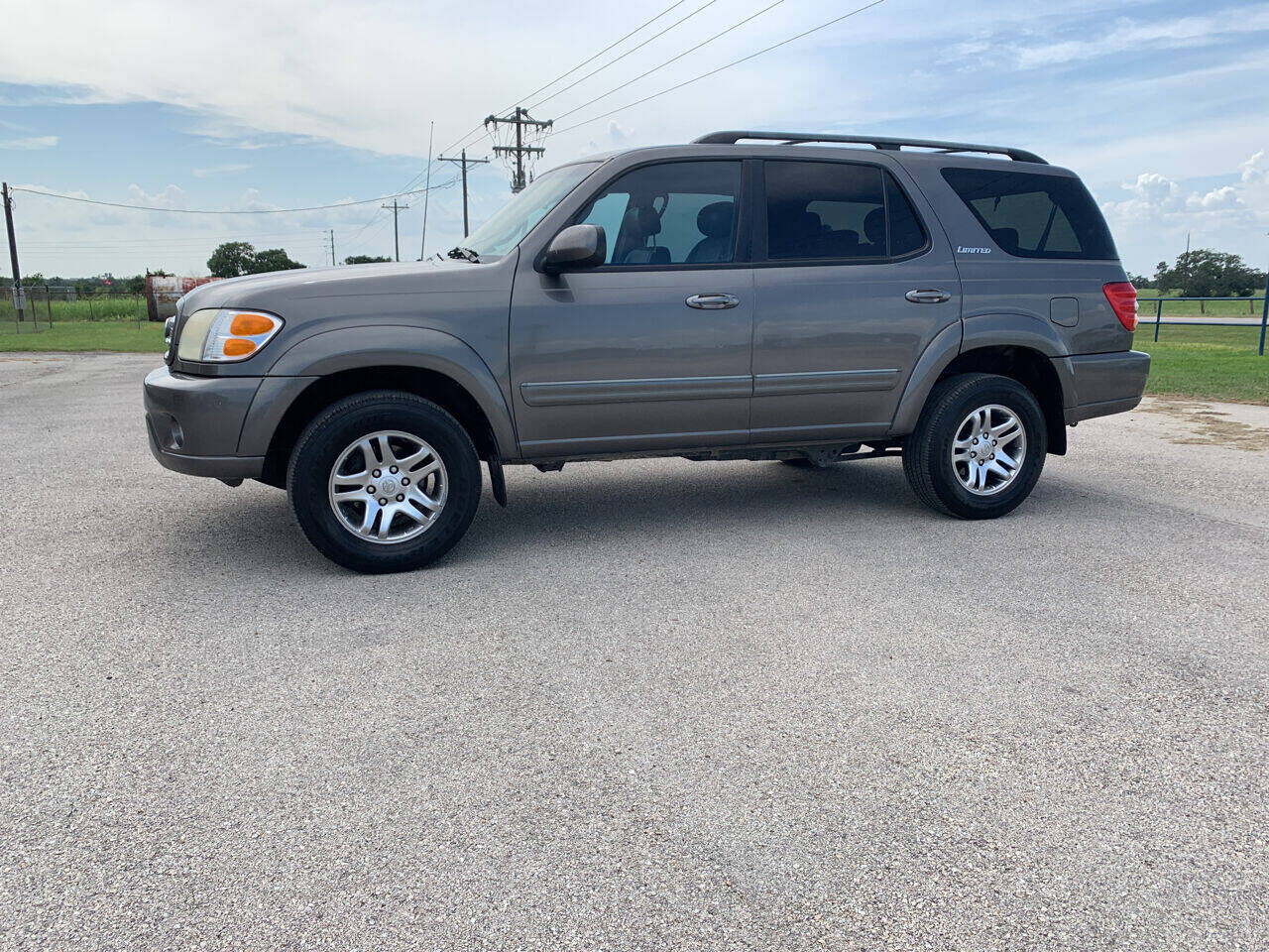 2004 TOYOTA Sequoia
