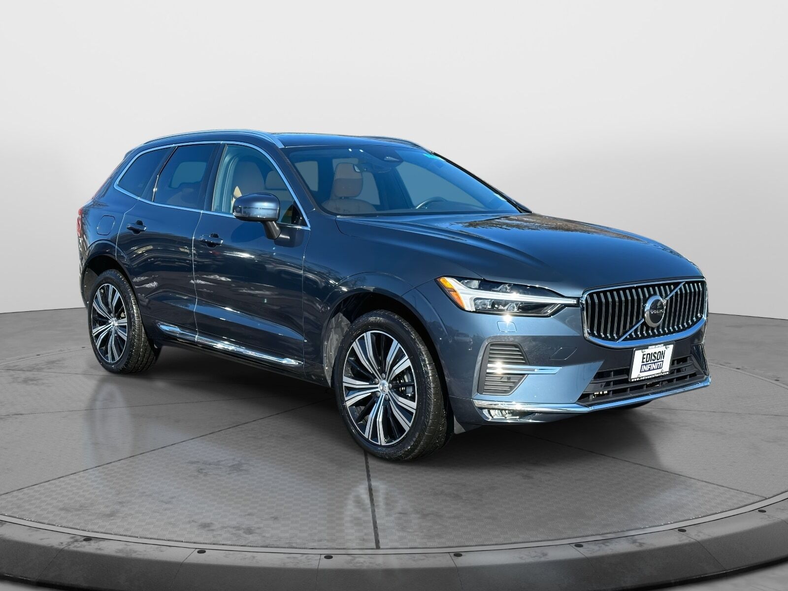 2022 VOLVO XC60