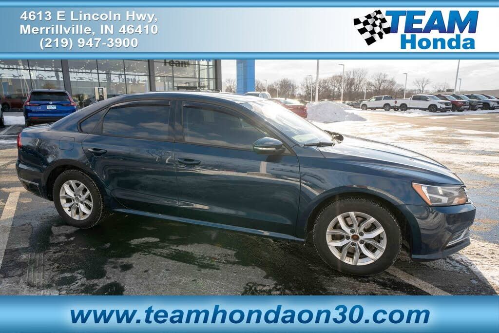 2018 VOLKSWAGEN Passat