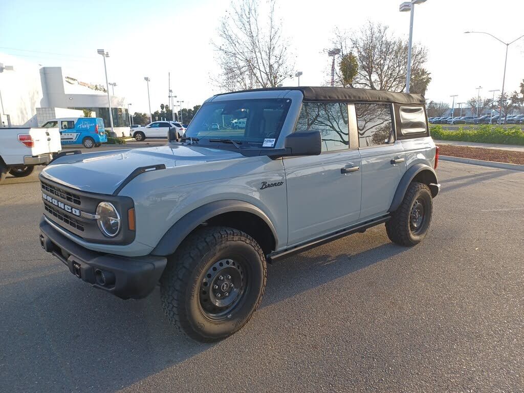 2023 FORD Bronco