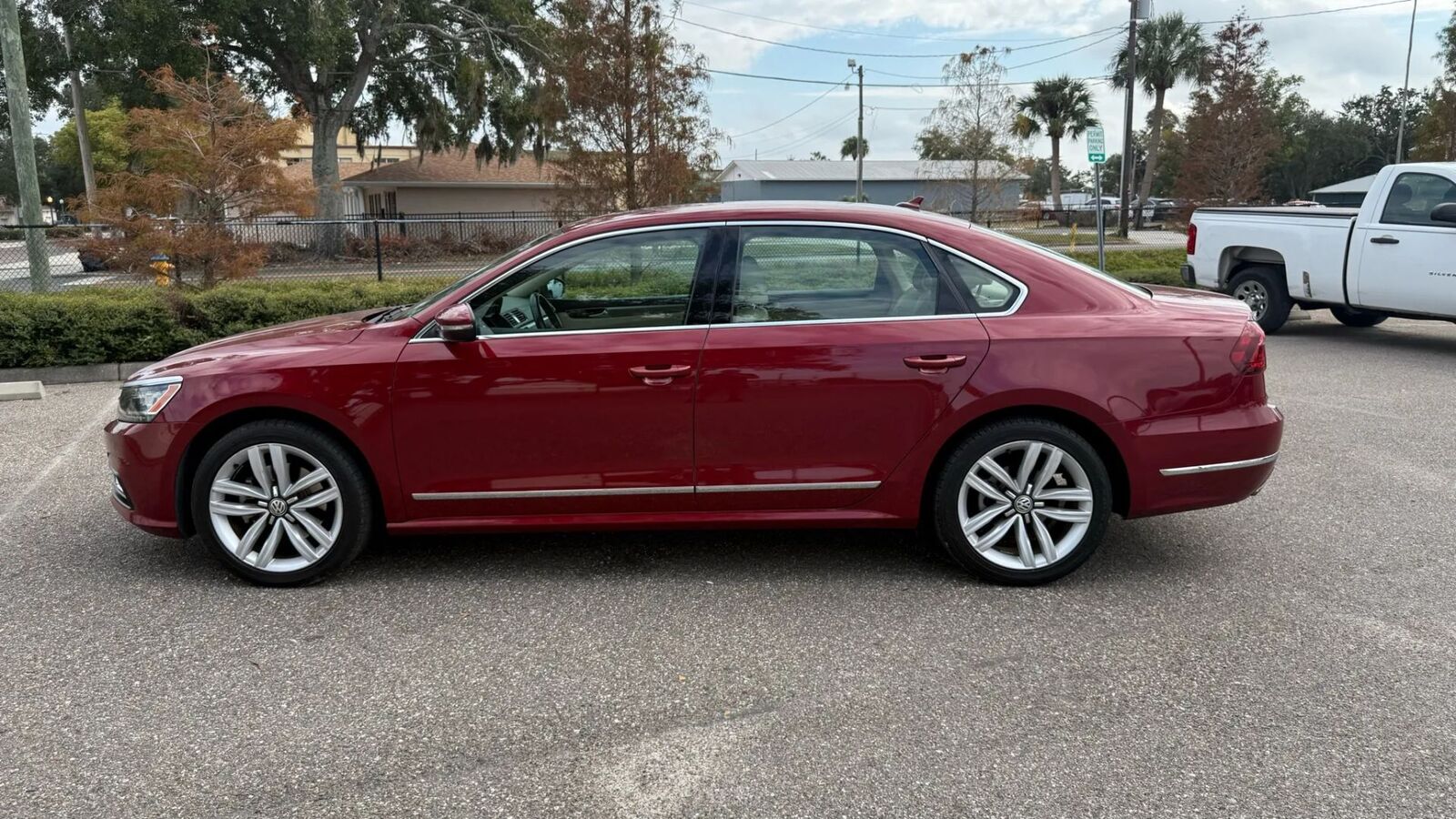 2017 VOLKSWAGEN Passat