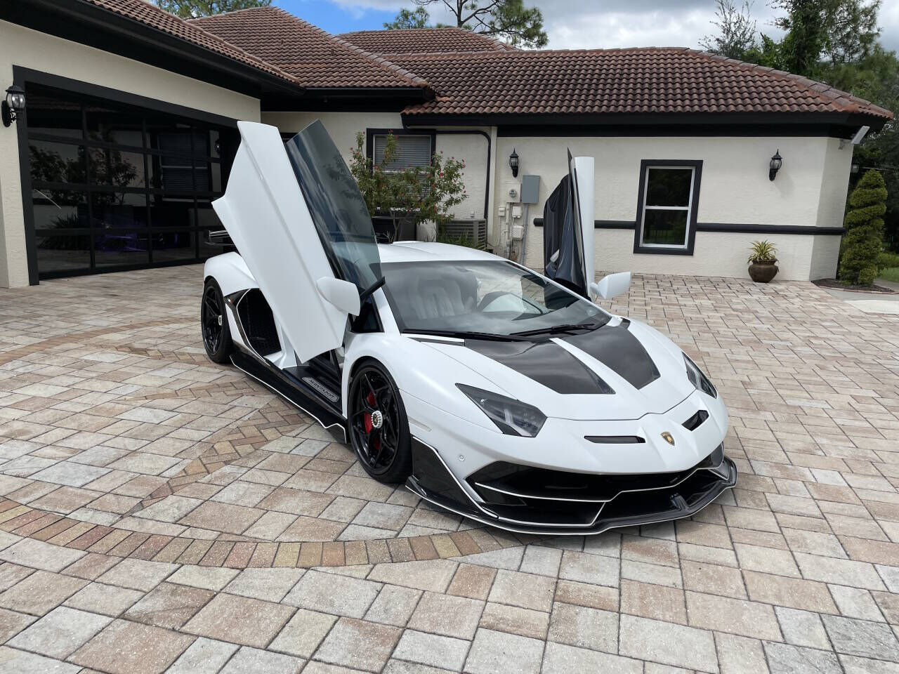 2013 LAMBORGHINI Aventador