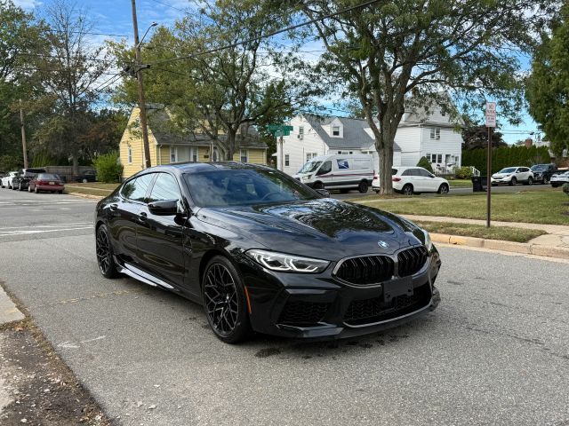 2022 BMW M8