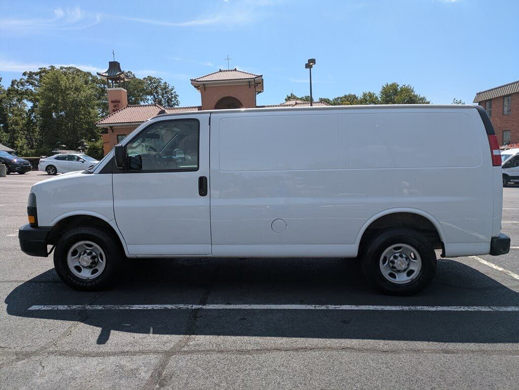 2020 CHEVROLET Express