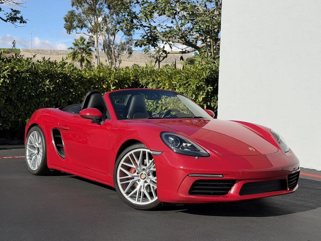 PORSCHE