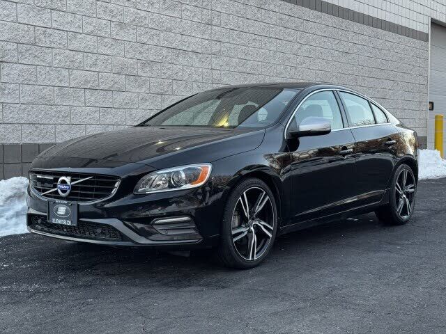 2017 VOLVO S60