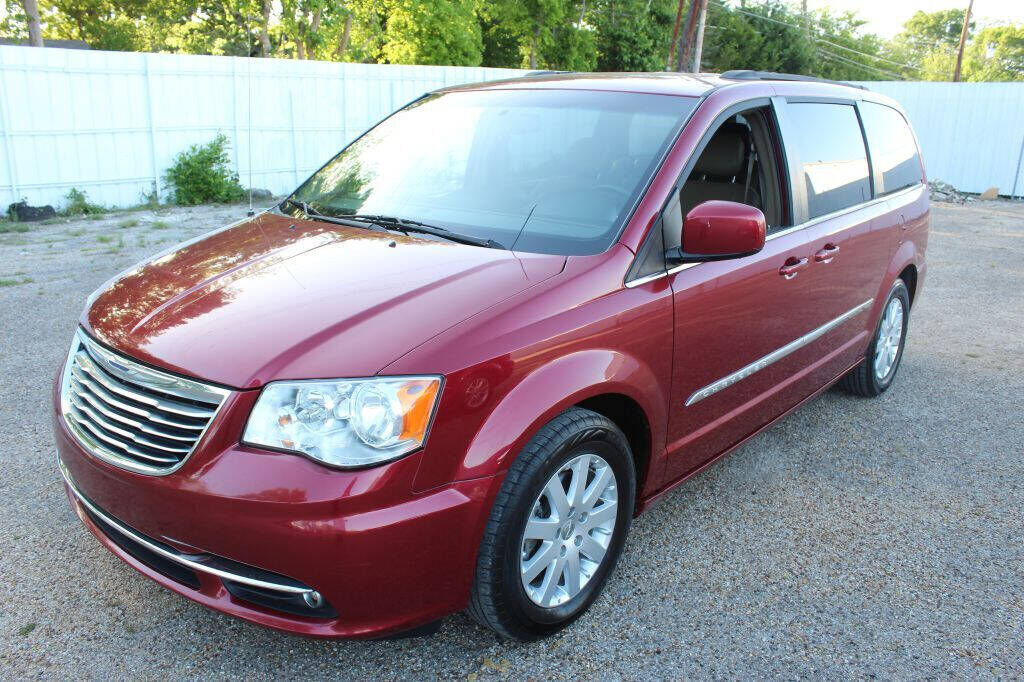 2016 CHRYSLER Town and Country