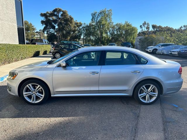 2013 VOLKSWAGEN Passat