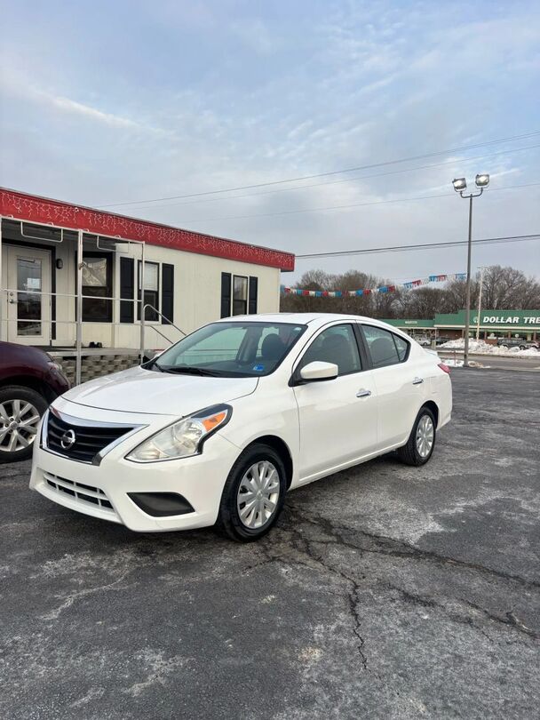 2019 NISSAN Versa