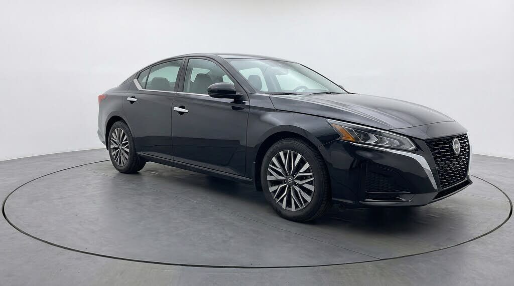 2025 NISSAN Altima