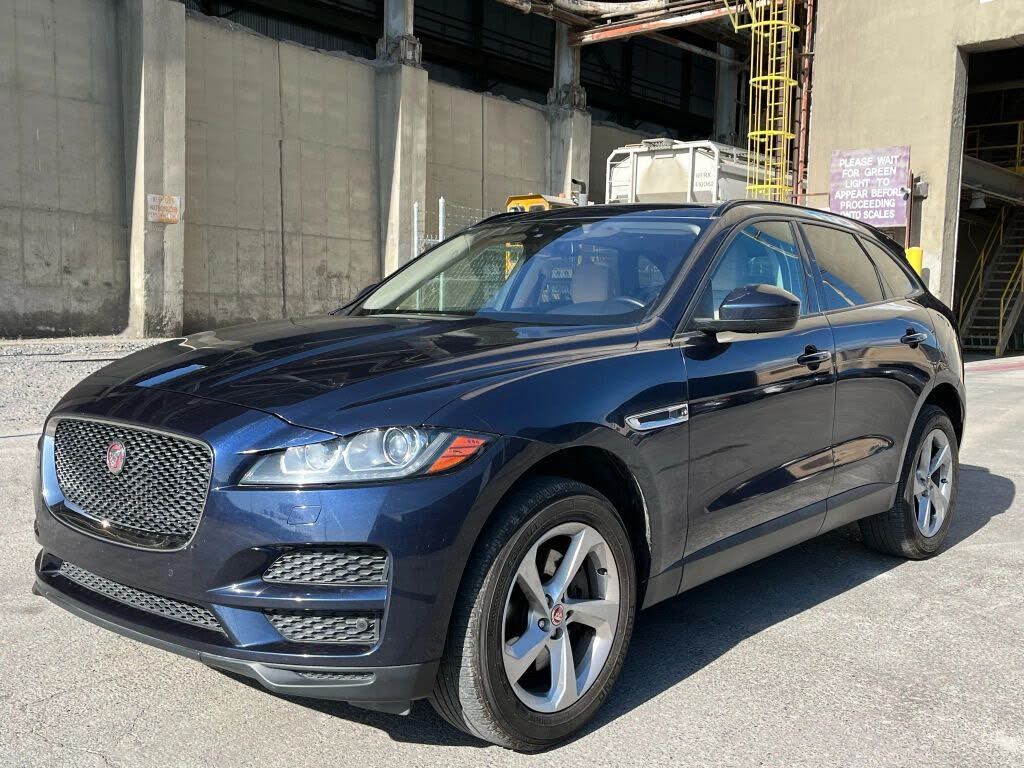 2017 JAGUAR F-Pace