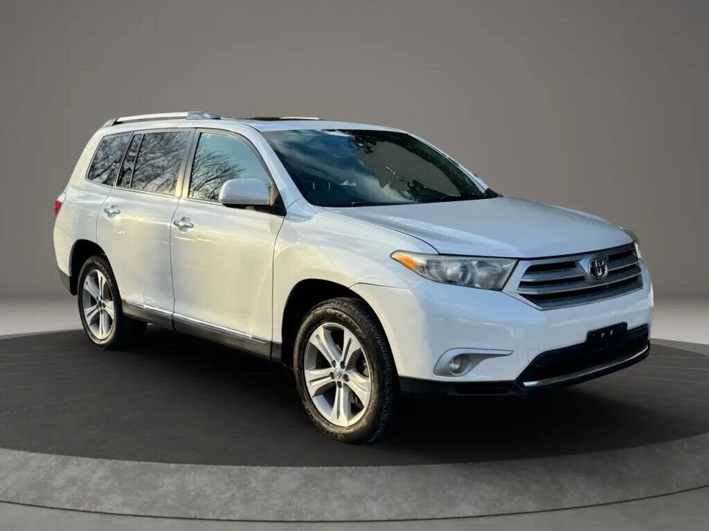 2013 TOYOTA Highlander