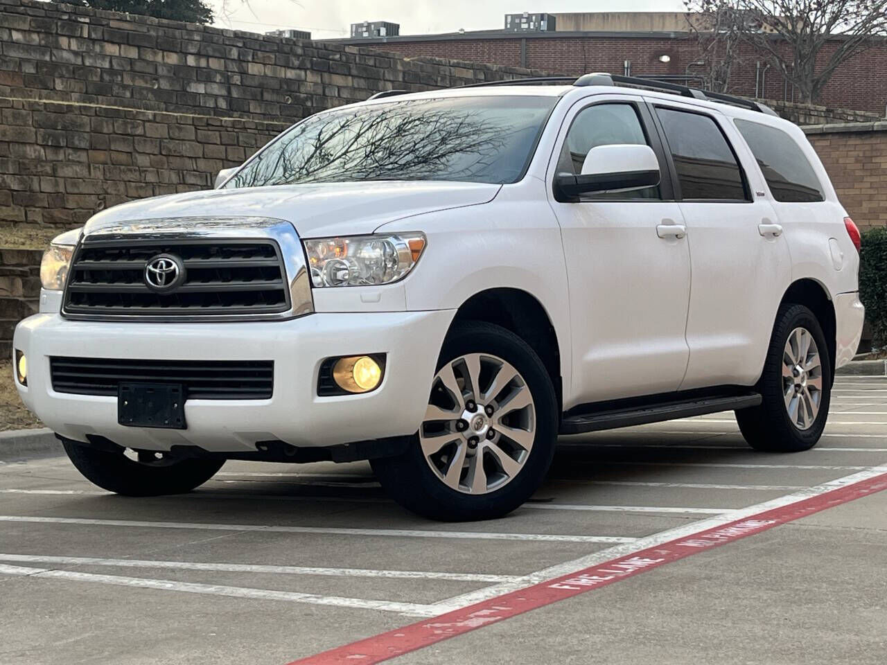 2012 TOYOTA Sequoia