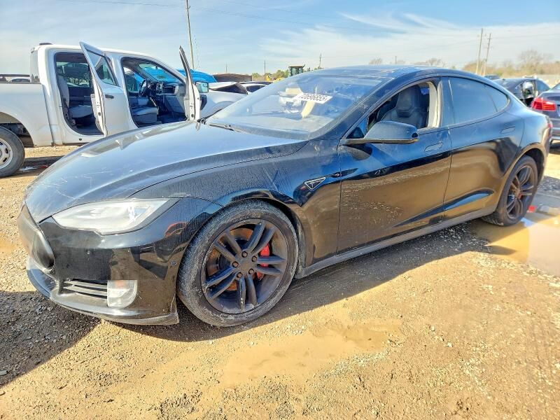 2015 TESLA Model S