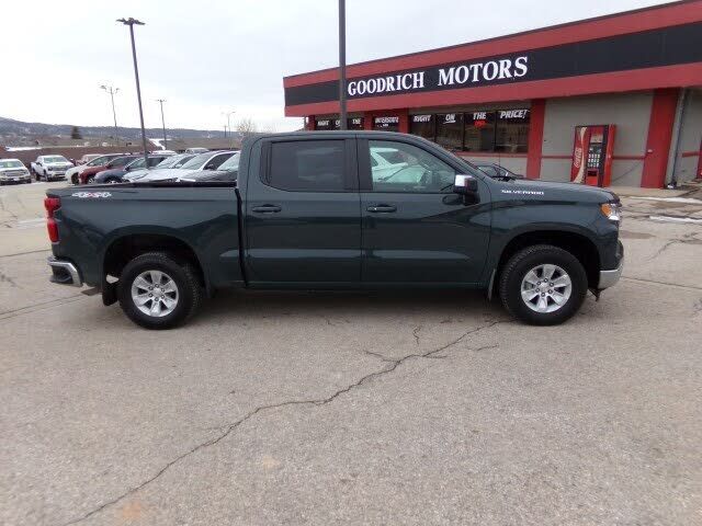 2025 CHEVROLET Silverado