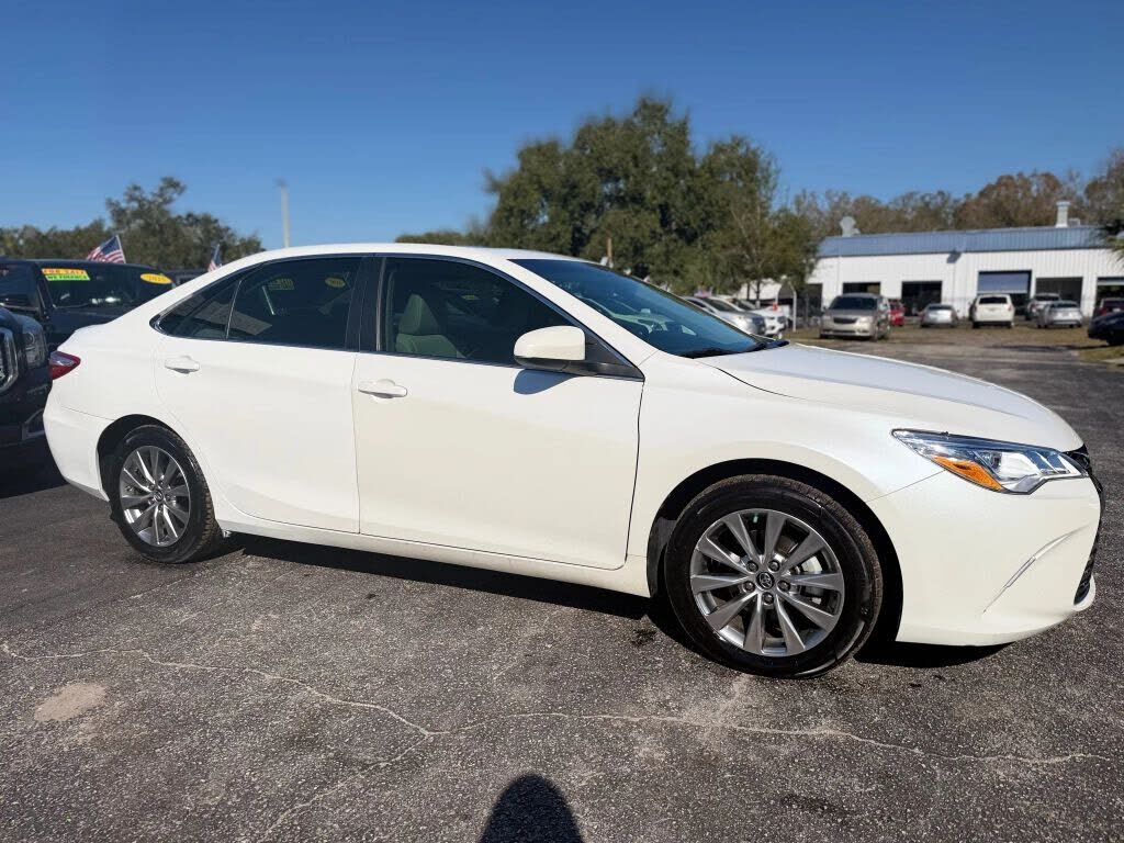 2017 TOYOTA Camry