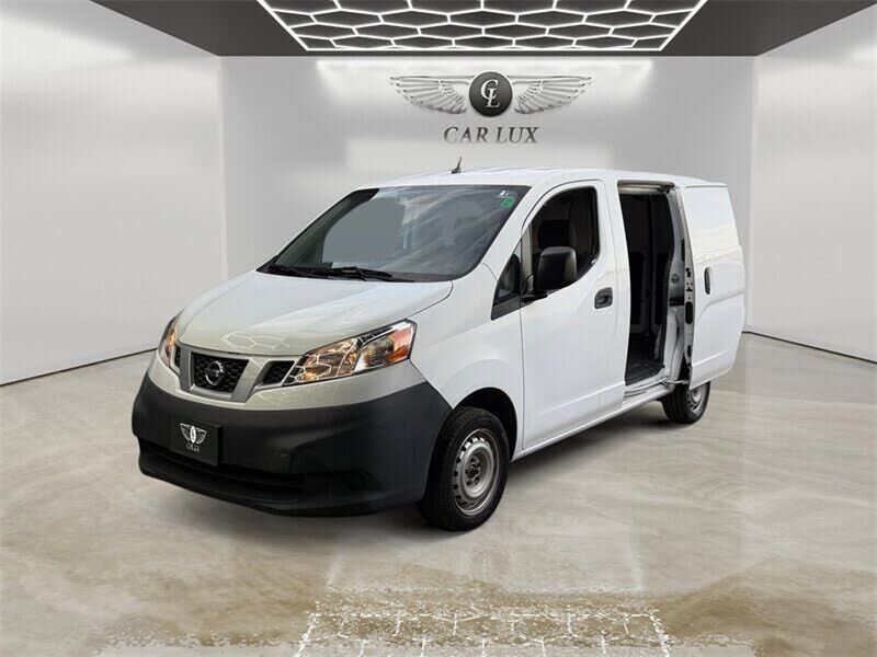 2016 NISSAN NV200