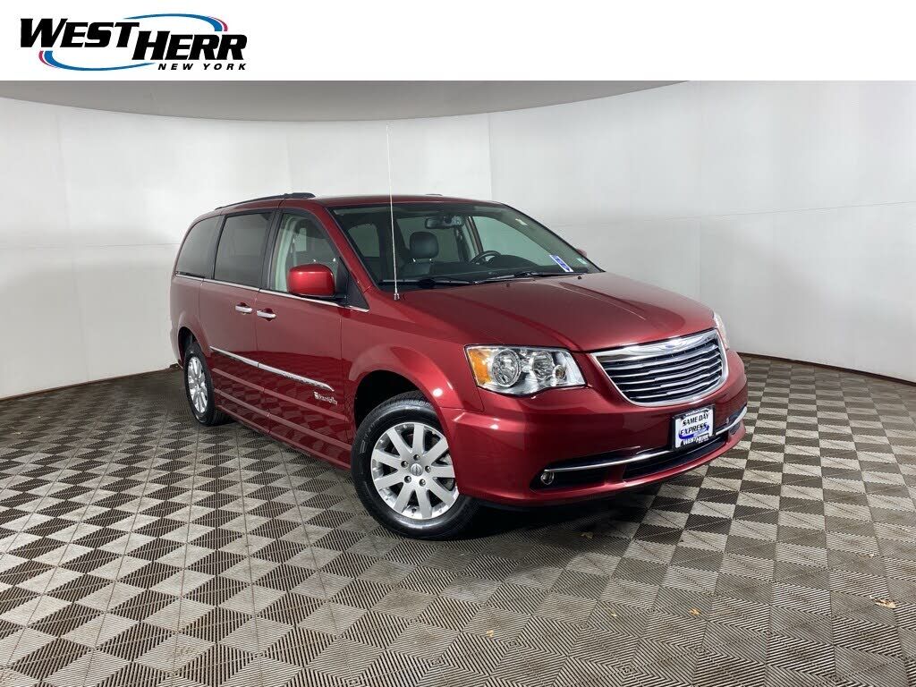 2016 CHRYSLER Town and Country