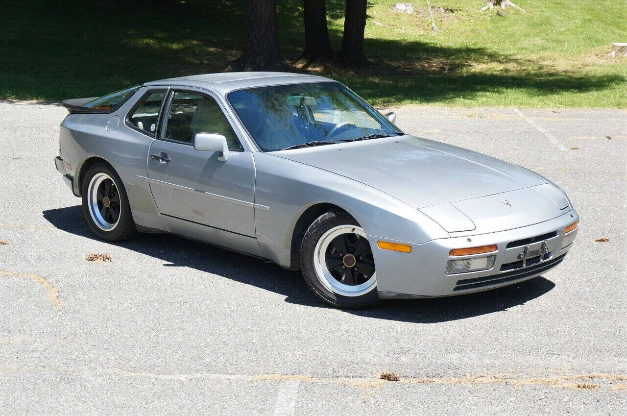 1986 PORSCHE 944