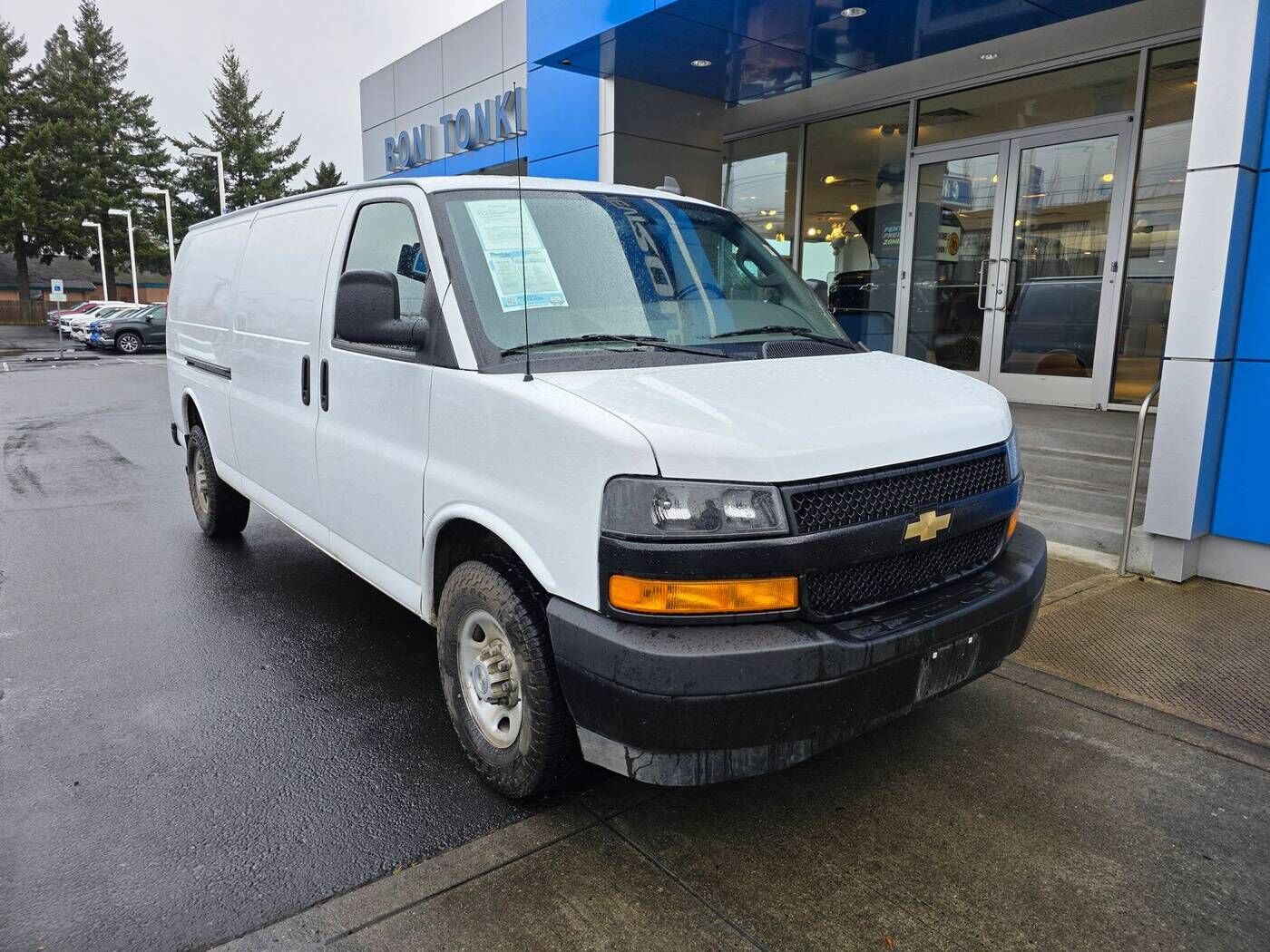 2023 CHEVROLET Express