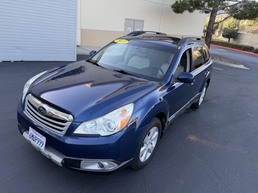 2011 SUBARU Outback