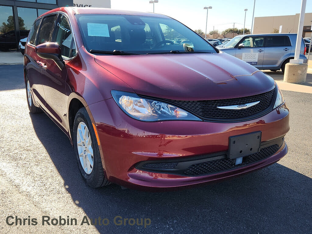 2023 CHRYSLER Voyager