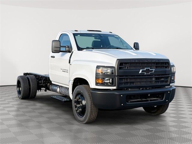 2024 GMC Silverado Medium Duty