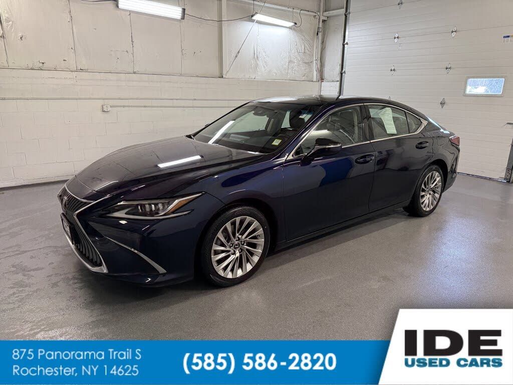 2019 LEXUS ES