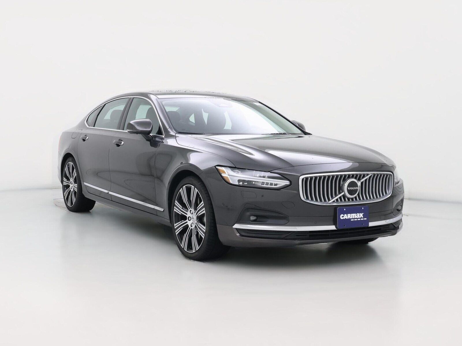 2022 VOLVO S90