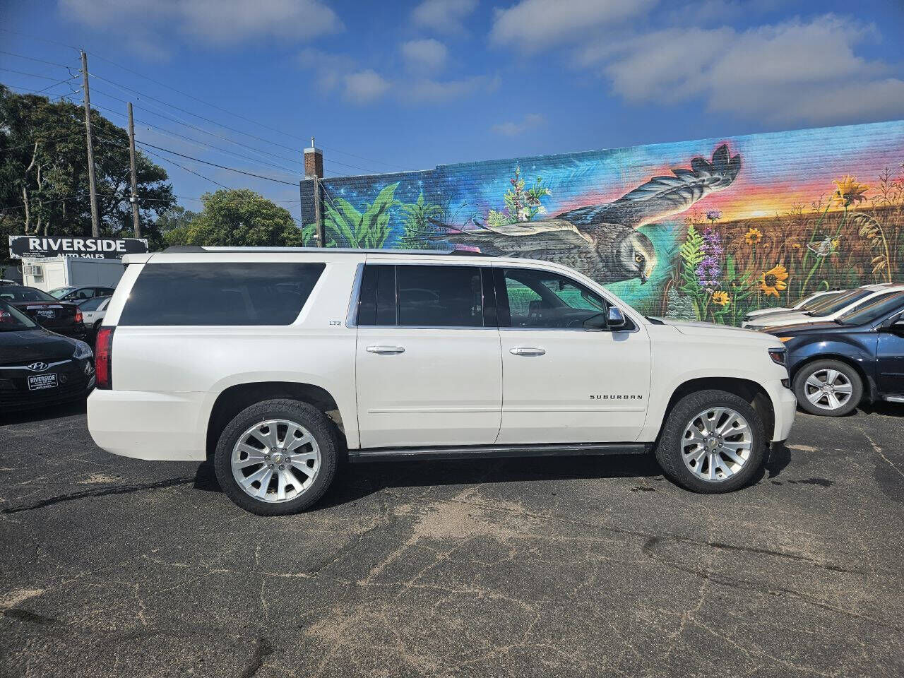 2016 CHEVROLET Suburban
