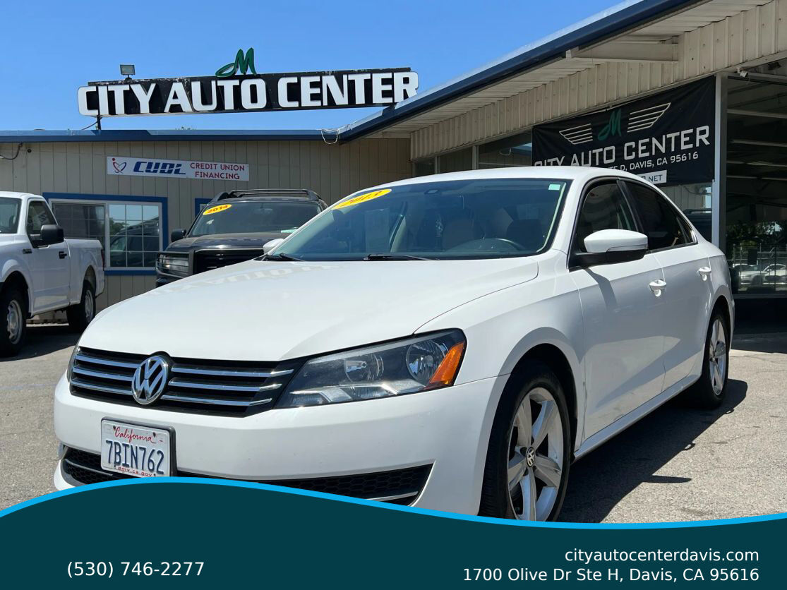 2013 VOLKSWAGEN Passat