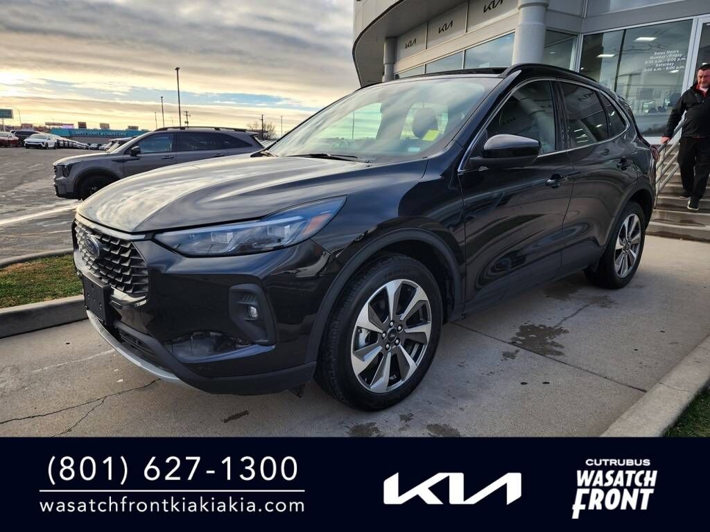 2024 FORD Escape
