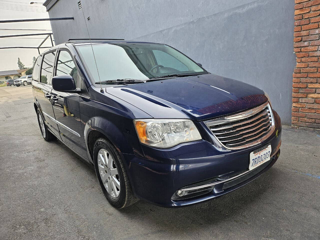 2014 CHRYSLER Town and Country