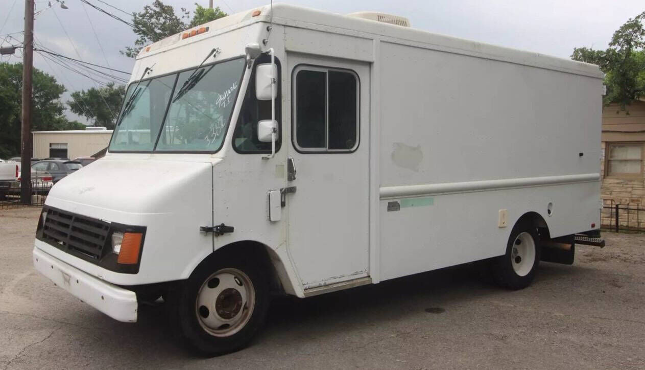 1994 CHEVROLET P Truck Forward