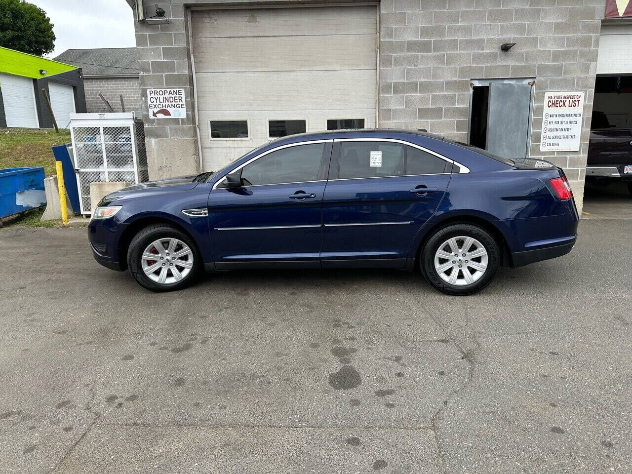 2011 FORD Taurus