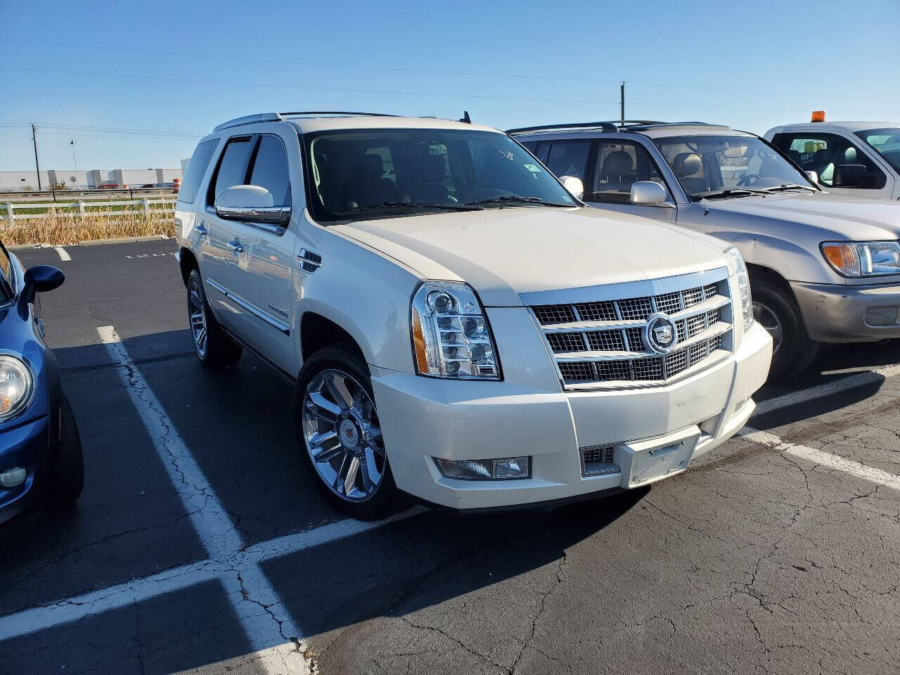 2011 CADILLAC Escalade