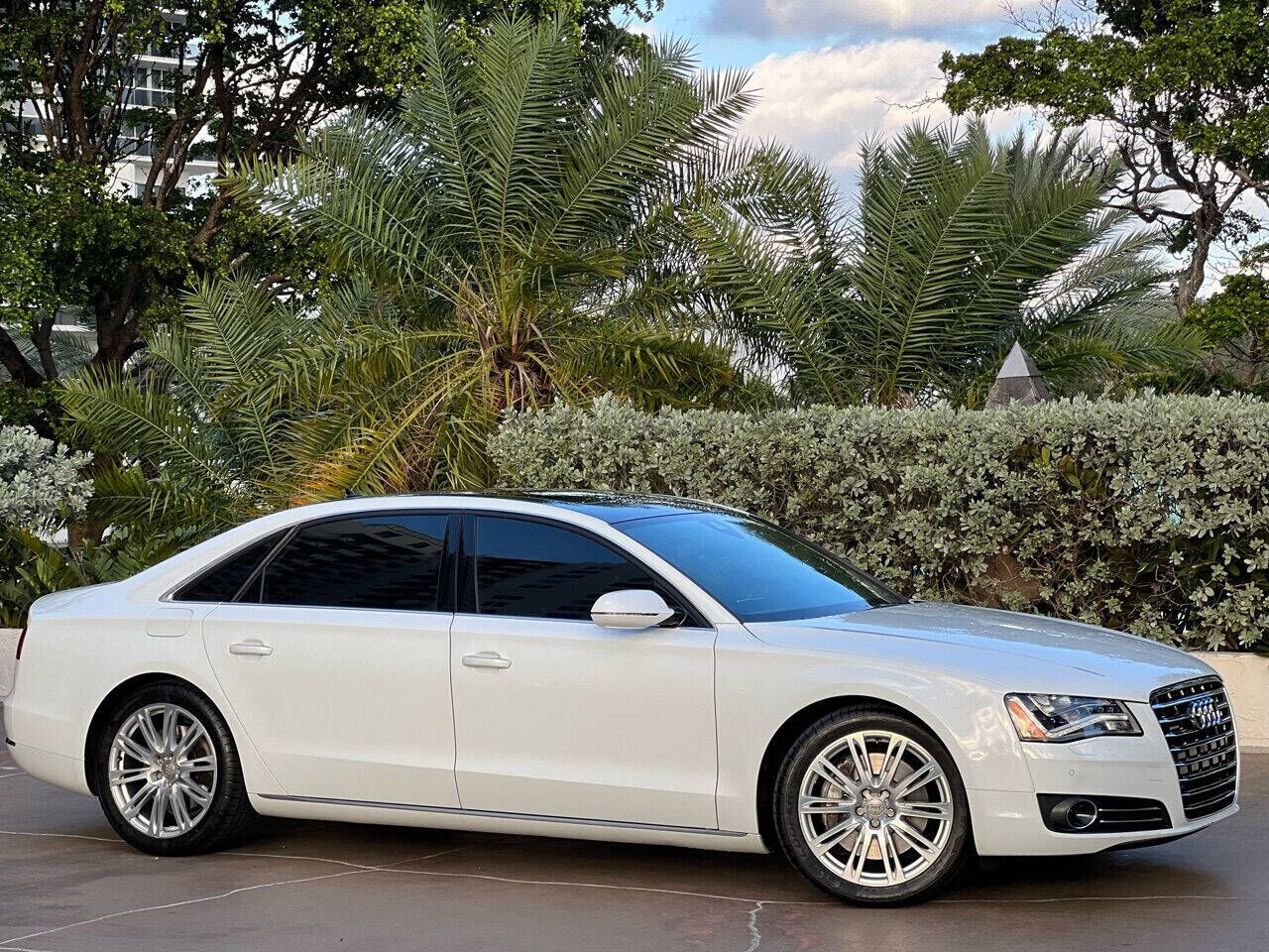 2012 AUDI A8