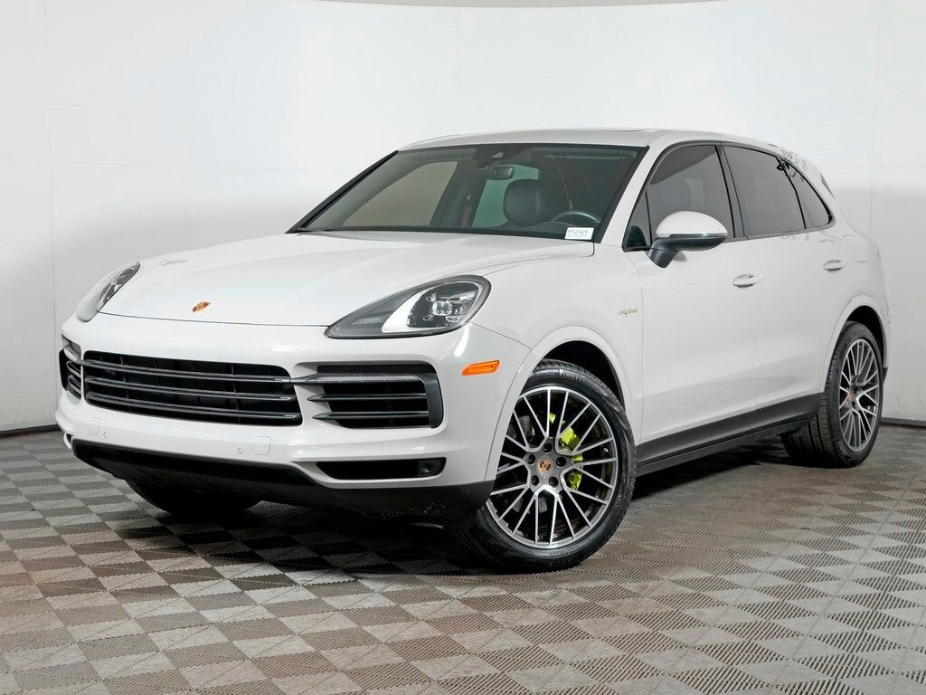 2022 PORSCHE Cayenne
