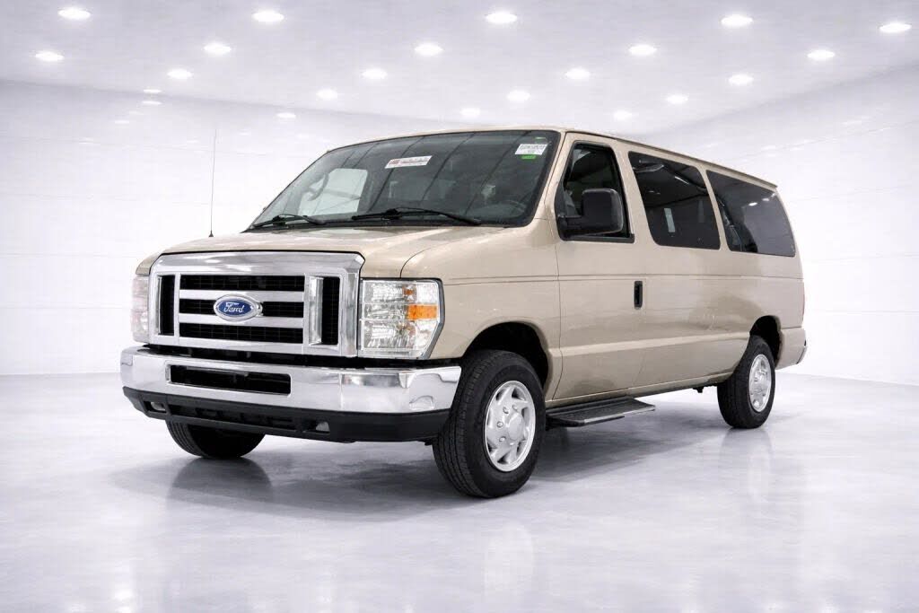 2013 FORD E-350