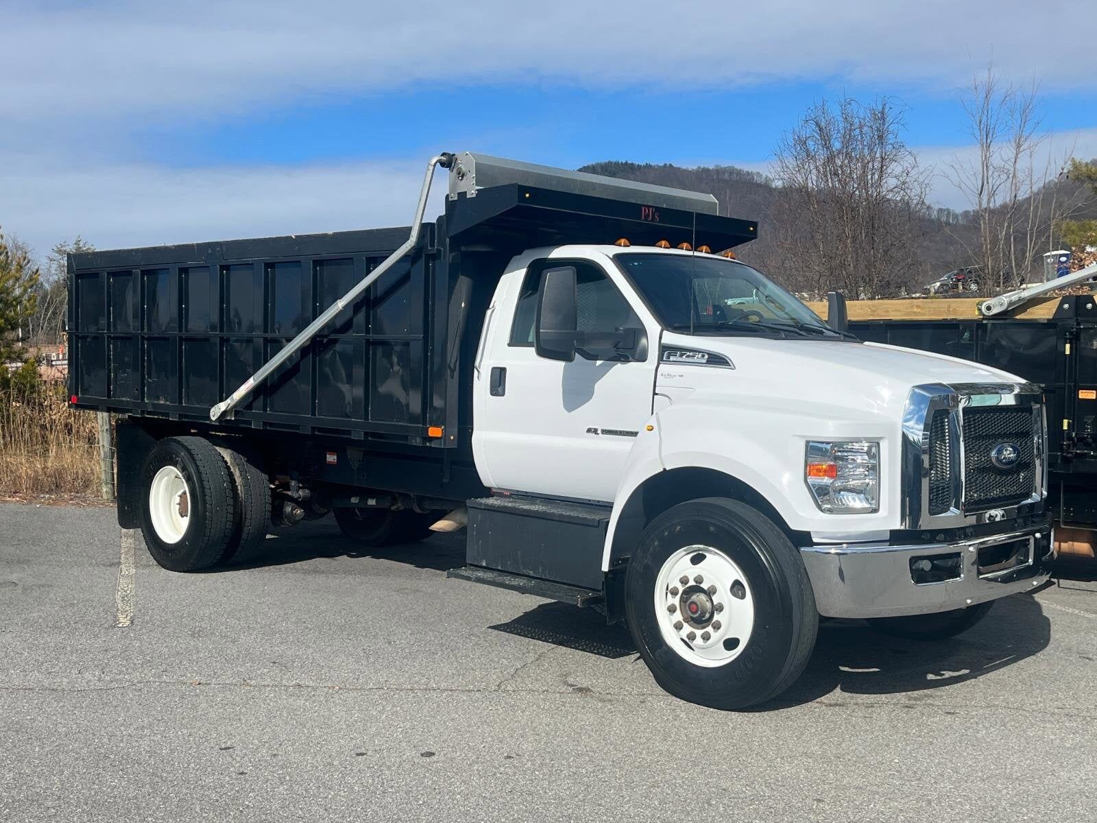 2022 FORD F-750