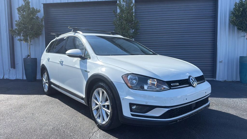 2017 VOLKSWAGEN Golf Alltrack